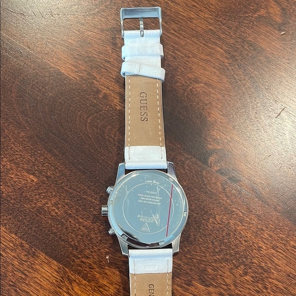 💯GUESS women’s Watch - Picture 7 of 8